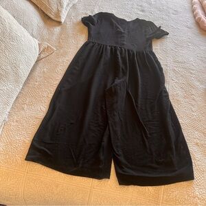 ASOS Design Woman’s Black Small Jumpsuit Size 6 Button Up Wide Leg Short Sleeve